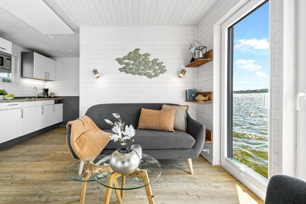 Hausboot Gluecksmomente Mit Dachterrasse In Schleswig Am Ostseefjord Schlei Екстериор снимка