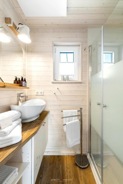 Hausboot Gluecksmomente Mit Dachterrasse In Schleswig Am Ostseefjord Schlei Екстериор снимка