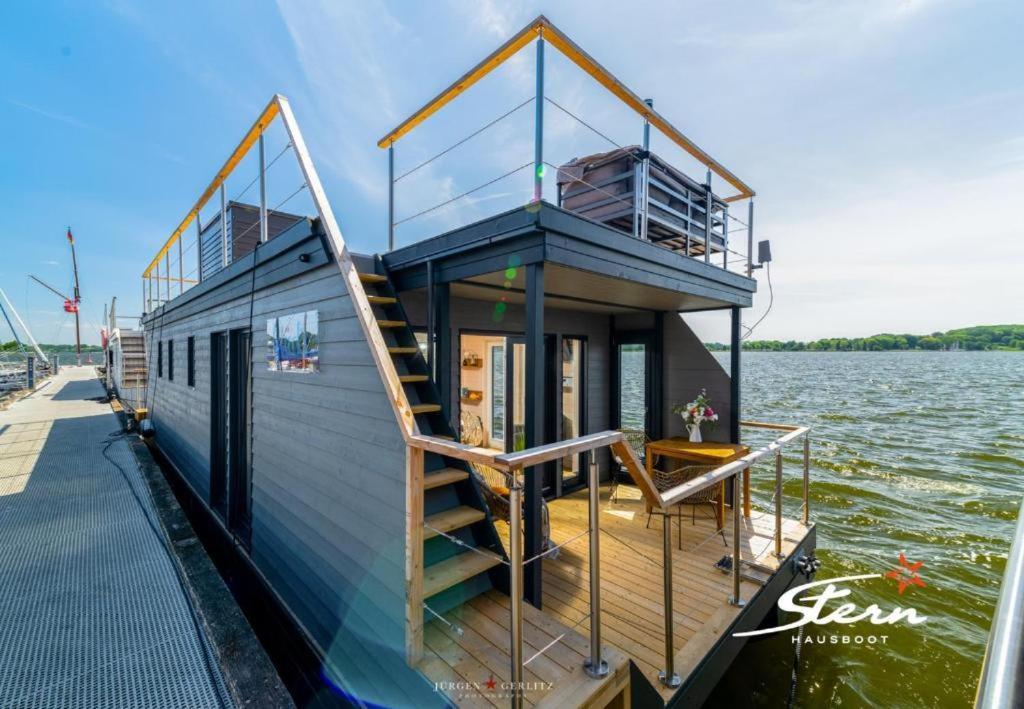 Hausboot Gluecksmomente Mit Dachterrasse In Schleswig Am Ostseefjord Schlei Екстериор снимка